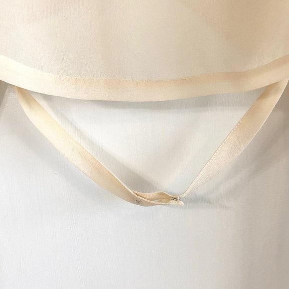 BCBG MaxAzria | 100% Silk Off-White/Cream Cropped Draped Blouse | Size: … - Picture 4 of 12